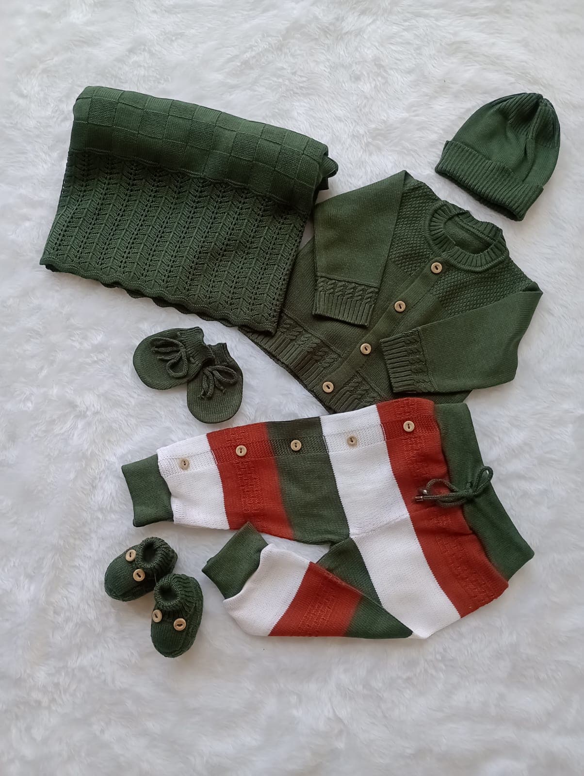 Conjunto Bosque em tricot verde para bebê